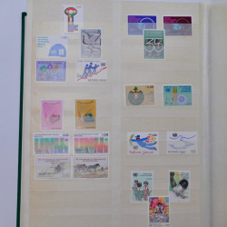Lot de timbres Nations Unies 1951-1985 neufs en un album.