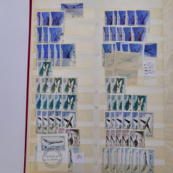 France stock de timbres fins de catalogue neufs et oblitérés en un album.
