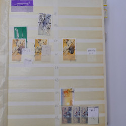 France stock de timbres fins de catalogue neufs et oblitérés en un album.