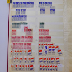 France stock de timbres fins de catalogue neufs et oblitérés en un album.