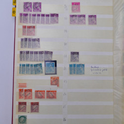 France stock de timbres fins de catalogue neufs et oblitérés en un album.