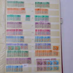 France stock de timbres fins de catalogue neufs et oblitérés en un album.