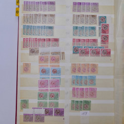 France stock de timbres fins de catalogue neufs et oblitérés en un album.