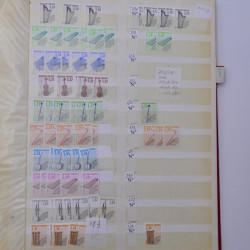 France stock de timbres fins de catalogue neufs et oblitérés en un album.