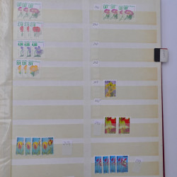 France stock de timbres fins de catalogue neufs et oblitérés en un album.