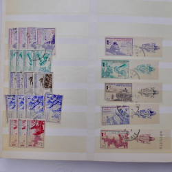 France stock de timbres fins de catalogue neufs et oblitérés en un album.