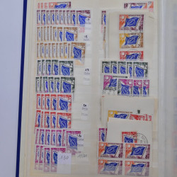 France stock de timbres de service, taxes, colis postaux en un album.