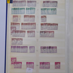 France stock de timbres de service, taxes, colis postaux en un album.