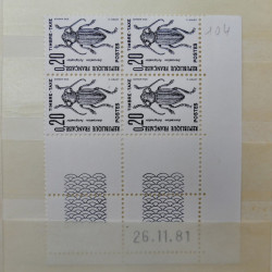 France stock de timbres de service, taxes, colis postaux en un album.