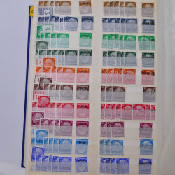 France stock de timbres de service, taxes, colis postaux en un album.