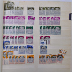 France stock de timbres de service, taxes, colis postaux en un album.