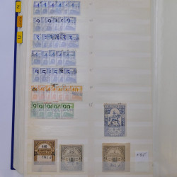 France stock de timbres de service, taxes, colis postaux en un album.