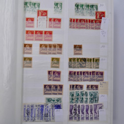 Suisse stock de timbres entre 1913-1986 neufs et oblitérés en 2 albums.