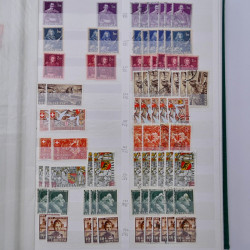Suisse stock de timbres entre 1913-1986 neufs et oblitérés en 2 albums.