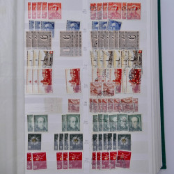 Suisse stock de timbres entre 1913-1986 neufs et oblitérés en 2 albums.