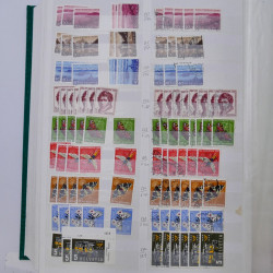 Suisse stock de timbres entre 1913-1986 neufs et oblitérés en 2 albums.
