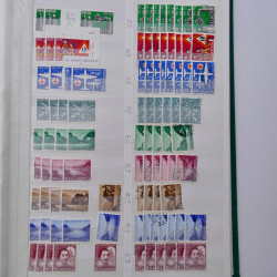 Suisse stock de timbres entre 1913-1986 neufs et oblitérés en 2 albums.