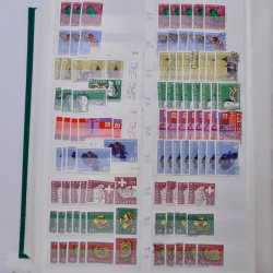Suisse stock de timbres entre 1913-1986 neufs et oblitérés en 2 albums.