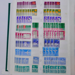 Suisse stock de timbres entre 1913-1986 neufs et oblitérés en 2 albums.