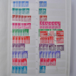Suisse stock de timbres entre 1913-1986 neufs et oblitérés en 2 albums.