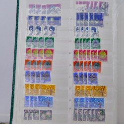Suisse stock de timbres entre 1913-1986 neufs et oblitérés en 2 albums.