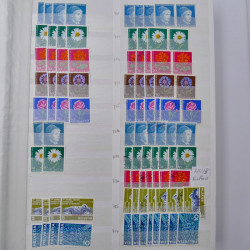 Suisse stock de timbres entre 1913-1986 neufs et oblitérés en 2 albums.