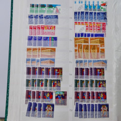 Suisse stock de timbres entre 1913-1986 neufs et oblitérés en 2 albums.