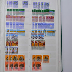 Suisse stock de timbres entre 1913-1986 neufs et oblitérés en 2 albums.