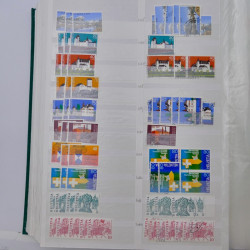 Suisse stock de timbres entre 1913-1986 neufs et oblitérés en 2 albums.