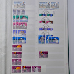 Suisse stock de timbres entre 1913-1986 neufs et oblitérés en 2 albums.