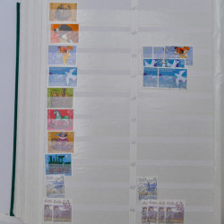 Suisse stock de timbres entre 1913-1986 neufs et oblitérés en 2 albums.