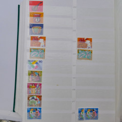 Suisse stock de timbres entre 1913-1986 neufs et oblitérés en 2 albums.