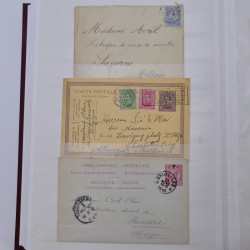 Lot de +125 marques postales du monde en un album.