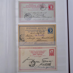 Lot de +125 marques postales du monde en un album.