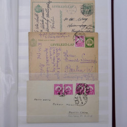 Lot de +125 marques postales du monde en un album.