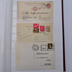 Lot de +125 marques postales du monde en un album.