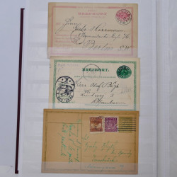 Lot de +125 marques postales du monde en un album.