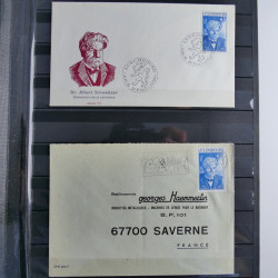 Collection timbres, commémoratifs Albert Schweitzer en un album.