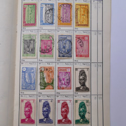 Colonies Françaises lot de +2000 timbres en 14 carnets à choix.