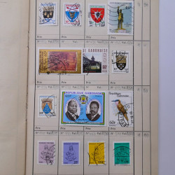 Colonies Françaises lot de +2000 timbres en 14 carnets à choix.