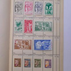 Colonies Françaises lot de +2000 timbres en 14 carnets à choix.