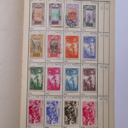 Colonies Françaises lot de +2000 timbres en 14 carnets à choix.