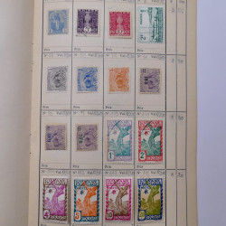 Colonies Françaises lot de +2000 timbres en 14 carnets à choix.