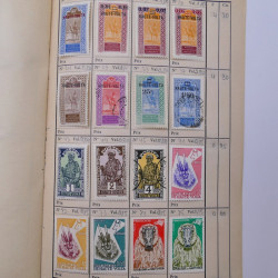 Colonies Françaises lot de +2000 timbres en 14 carnets à choix.