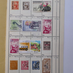 Colonies Françaises lot de +2000 timbres en 14 carnets à choix.