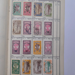 Colonies Françaises lot de +2000 timbres en 14 carnets à choix.