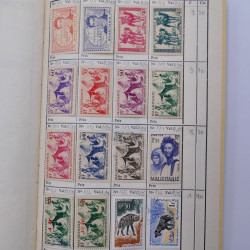Colonies Françaises lot de +2000 timbres en 14 carnets à choix.