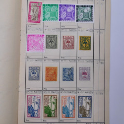 Colonies Françaises lot de +2000 timbres en 14 carnets à choix.