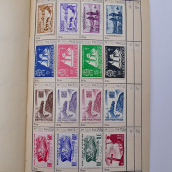 Colonies Françaises lot de +2000 timbres en 14 carnets à choix.