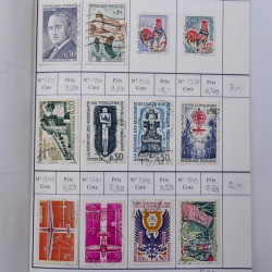France lot de +2500 timbres 1860-2001 en 16 carnet à choix.
